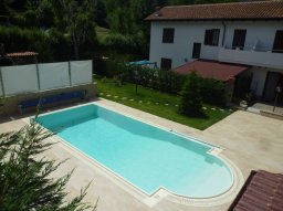 piscina modello relax 4 x 8 con scala alla romana